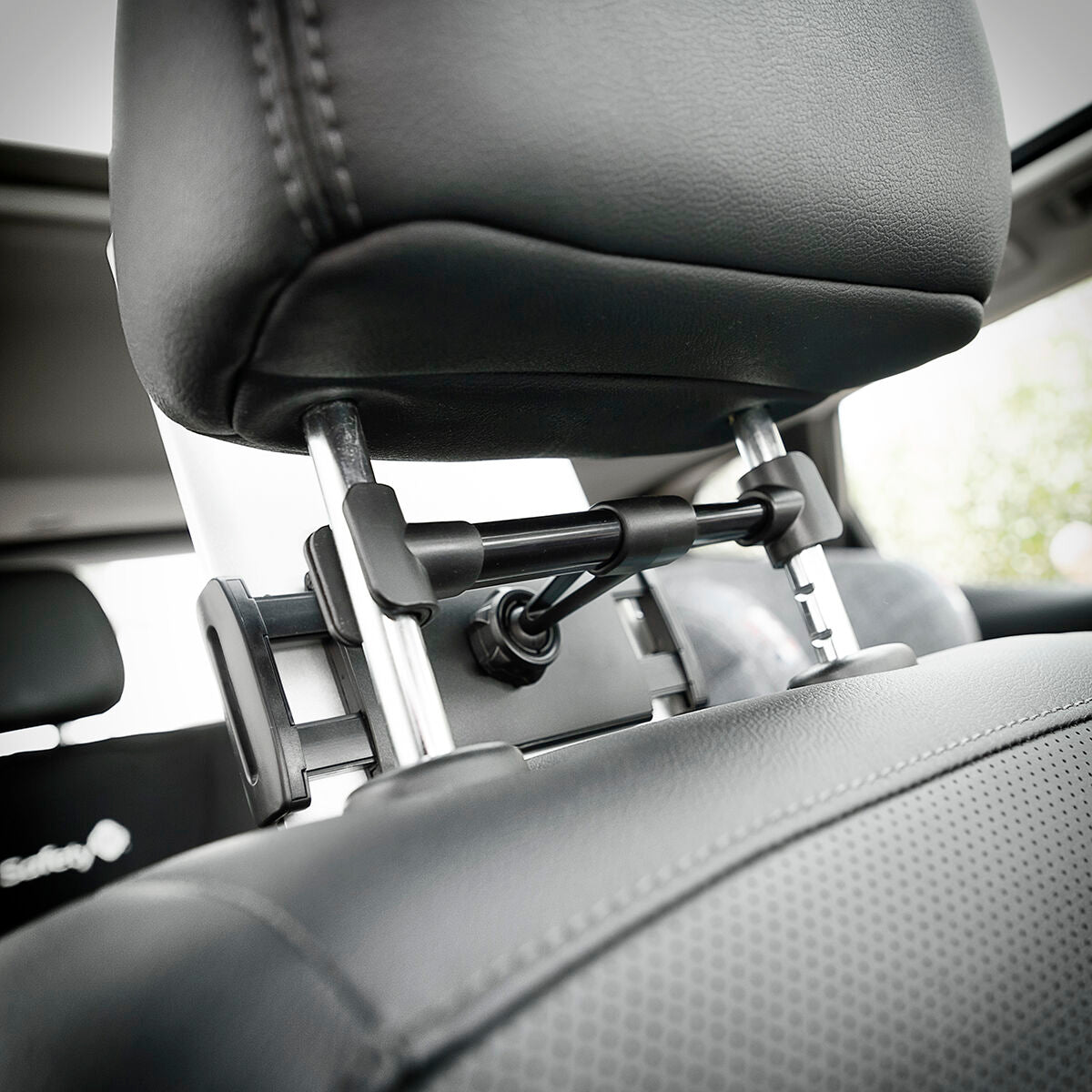Keep Kids Entertained on the Road – 360° Car Tablet & Phone Holder by InnovaGoods